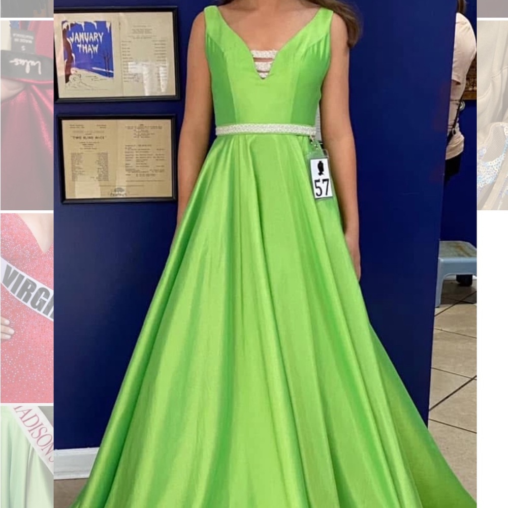 Ashley Lauren size 2 taken in to a 00